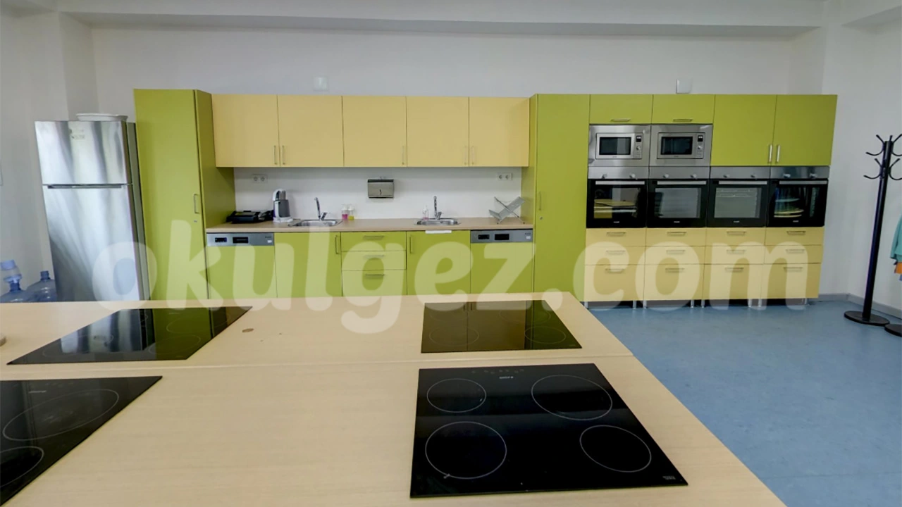 Özel Başakşehir Yenidoğu Okulları Montessori Anaokulu