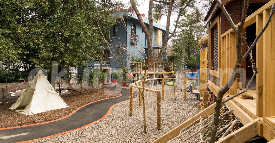 Özel Etiler Small Hands Academy Anaokulu