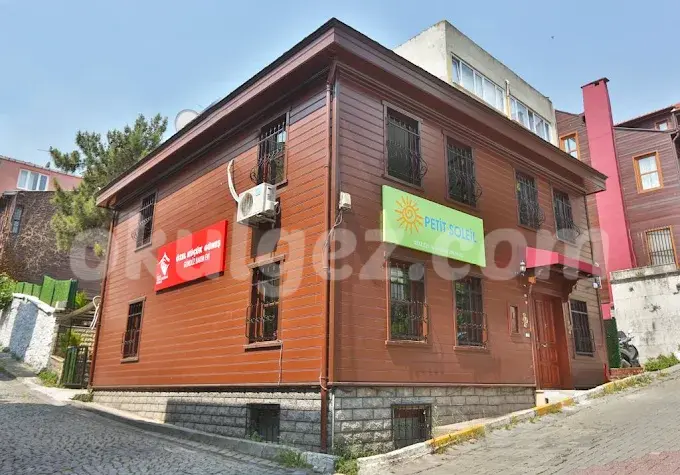 Özel Küçük Güneş Anaokulu ( Petit Soleil )