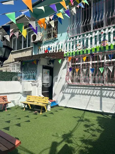 Özel Neşeli Çiçekler Anaokulu