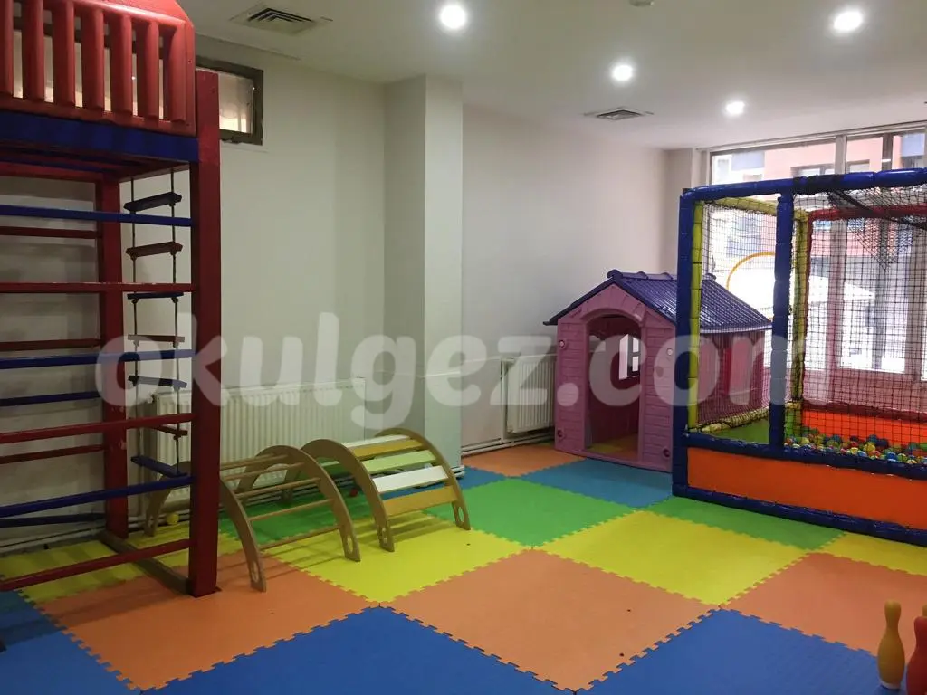 Özel Özgür Çocuklar Montessori Anaokulu