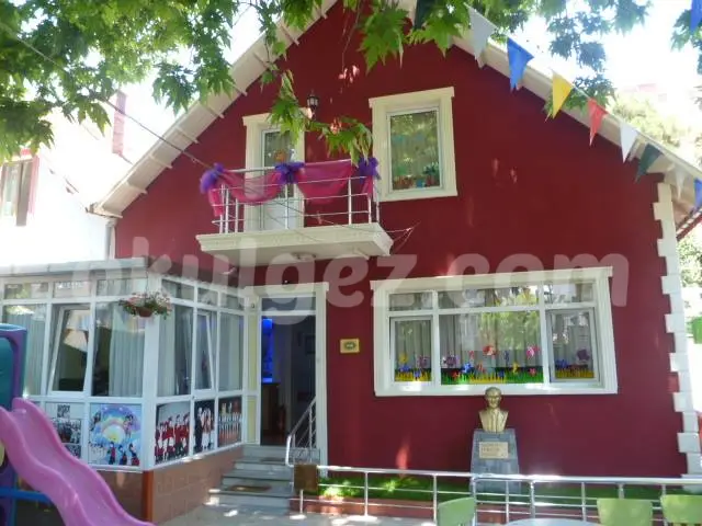 Özel Özikizler Gündüz Bakımevi