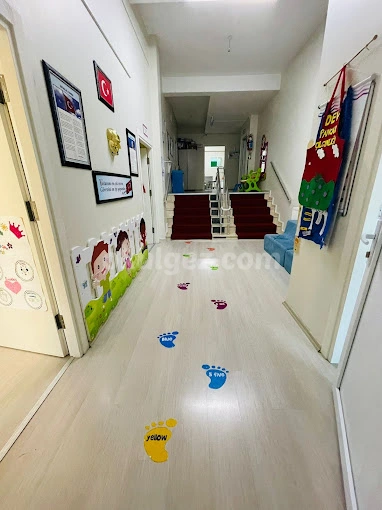 Özel Parlayan Minik Yıldızlar Anaokulu