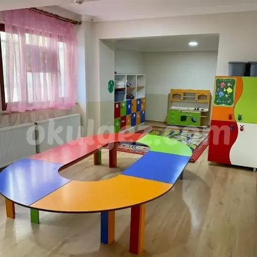 Özel Tepeüstü Minik Kalpler Anaokulu