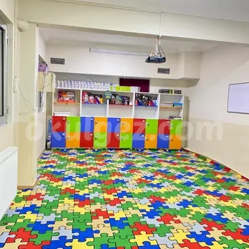 Özel Tepeüstü Minik Kalpler Anaokulu